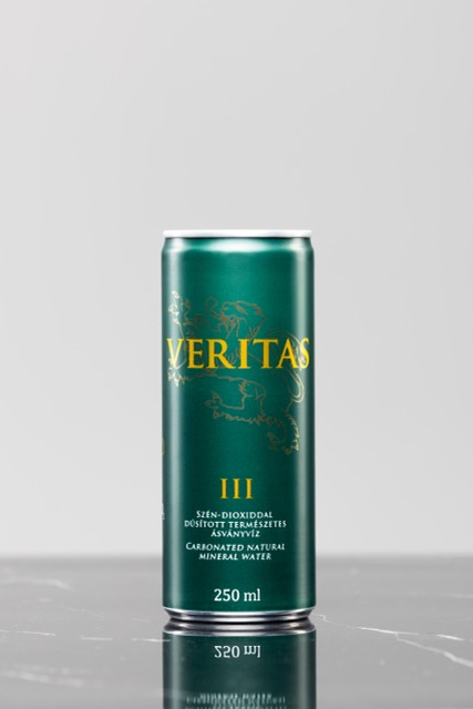 Veritas III lágy szénsavas ásványvíz