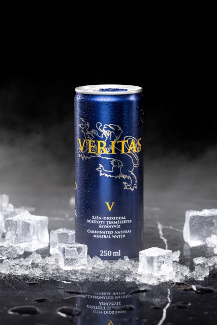 Veritas V enyhe szénsavas ásványvíz